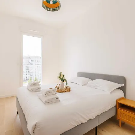 Apartamento Charming With Balcony - - Mobility Lease