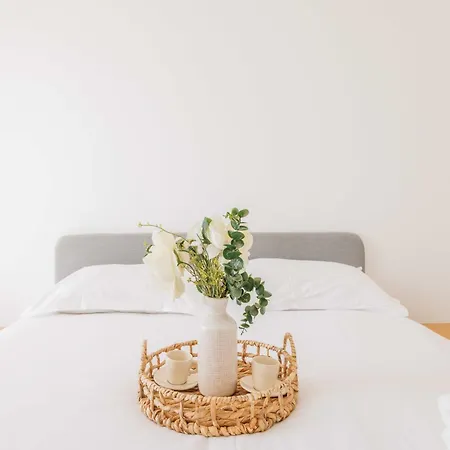 Charming With Balcony - - Mobility Lease Apartamento