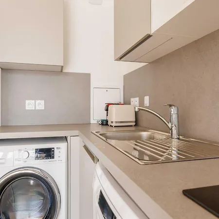 Apartamento Charming With Balcony - - Mobility Lease