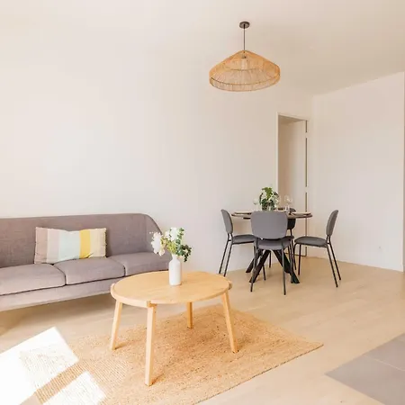 Apartamento Charming With Balcony - - Mobility Lease *