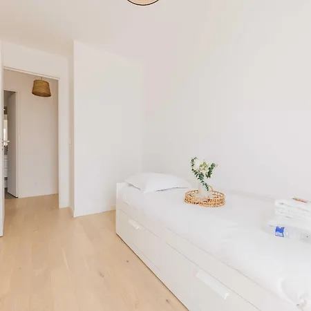 Apartamento Charming With Balcony - - Mobility Lease
