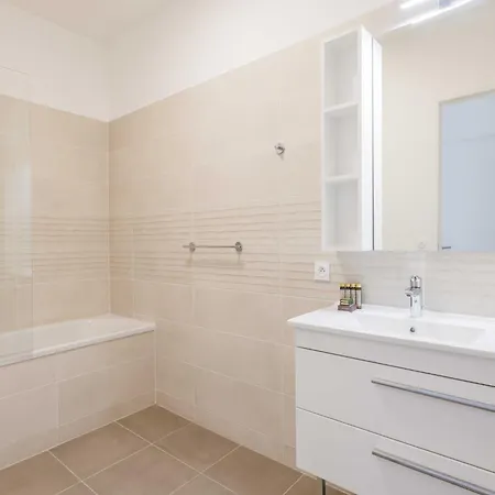 Charming With Balcony - - Mobility Lease Clichy